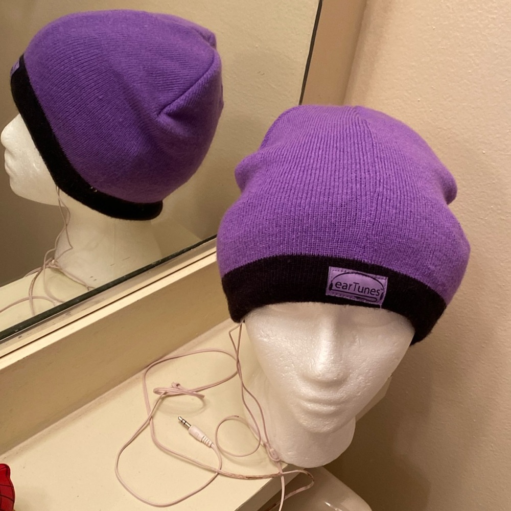 Vintage eartunes purple beanie